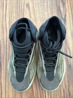 Yeezy Boost 700 V3 Olive/Black Sneakers